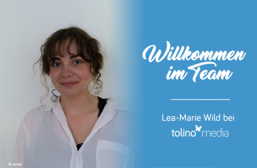 Foto von Lea-Marie Wild, rechts auf blauem Hintergrund in weißer Schrift "Willkommen in Team"